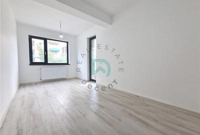 Apartament cu 3 camere decomandat în Tractorul - 21