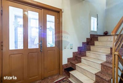 Casă cu 4 camere cu Teren 500 Mp în Giulești - 2