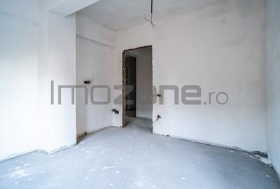 Apartament cu 3 camere decomandat în Păcii
