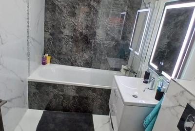 Apartament cu 3 camere decomandat, mobilat în Central