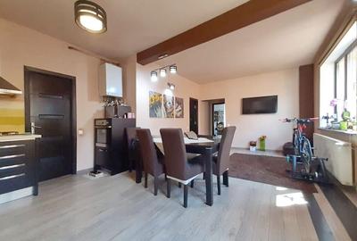 Apartament cu 3 camere semidecomandat în Centrul Istoric