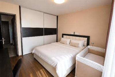 Apartament cu 3 camere semidecomandat în Aurel Vlaicu