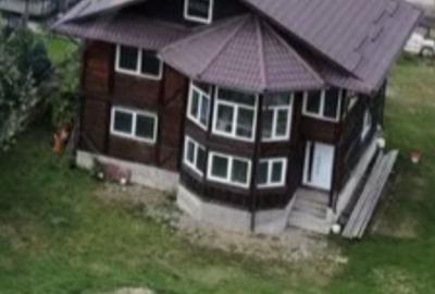 Casă cu 4 camere decomandat cu Teren 1000 Mp în Sud