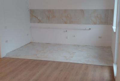 Casă cu 4 camere cu Canalizare în Drumul Taberei - 11