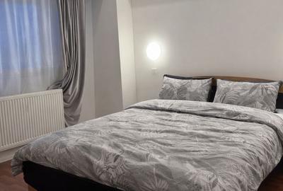 Apartament cu 3 camere semidecomandat, mobilat în 13 Septembrie - 6
