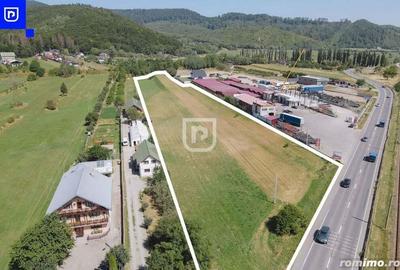 Teren generos cu deschidere la DN17/E58 situat in Gura Humorului - 1