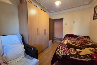 DE VANZARE-APARTAMENT 4 CAMERE-DECOMANDAT-DACIA - 2