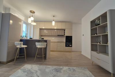 Apartament cu 3 camere decomandat, mobilat în Aradului