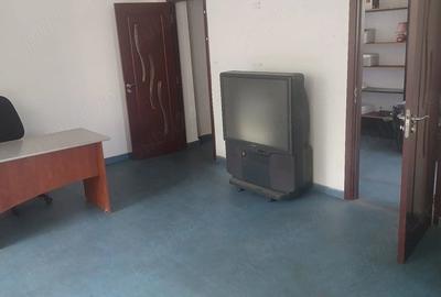 Apartament cu 5 camere decomandat în Titan - 10