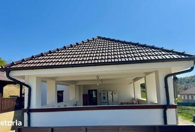 Casă cu 4 camere cu Teren 2000 Mp în Oncea - 1