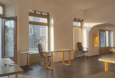 Spațiu comercial, de 80 mp, în Central - 3