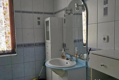 Casă cu 5 camere cu Teren 900 Mp în Zăvoi - 9