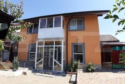 Casă cu 4 camere cu Teren 294 Mp în Central - 8