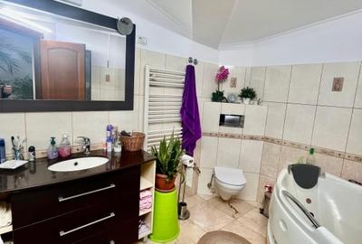 Casă individuală cu 5 camere cu Canalizare în P-ța Romană - 6