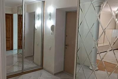 Apartament cu 2 camere semidecomandat în 1 Decembrie 1918 - 1