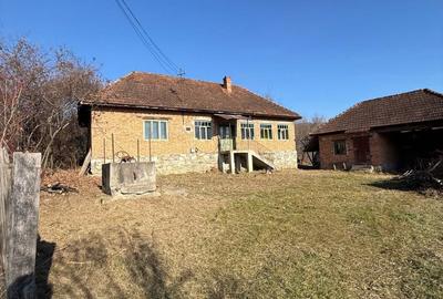 Casă cu 3 camere în Laz - 5