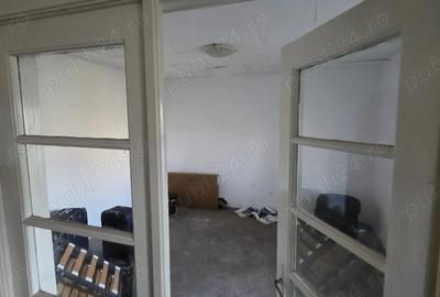 Casă cu 6 camere cu Teren 660 Mp în Apărătorii Patriei - 1