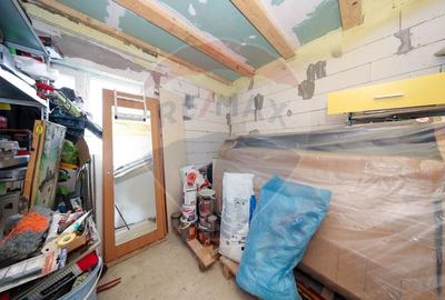 2 case cu curte proprie - locatie centrala - 17