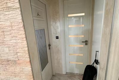 Apartament cu 3 camere decomandat în Rahova - 2