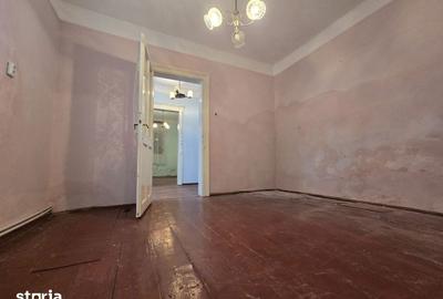 Casă cu 5 camere cu Teren 188 Mp în Călărași - 2