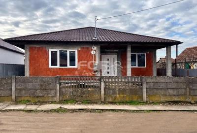 Casă cu 4 camere cu Teren 1290 Mp în Tulca - 3