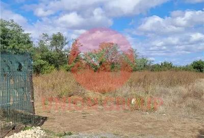 Teren de 1010 mp, în Central - 2