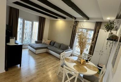 Apartament cu 3 camere decomandat în Ștefăneștii de Jos