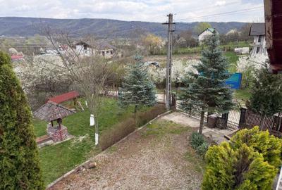 Casă cu 4 camere decomandat în Mălureni - 6