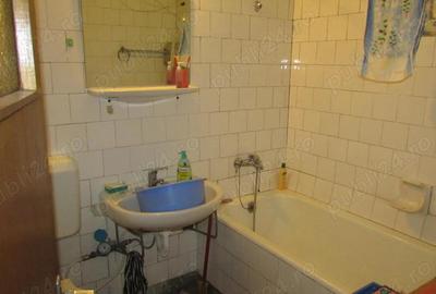 Apartament cu 4 camere semidecomandat în Central - 2