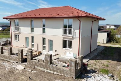 Duplex cu 4 camere cu Canalizare în Valea Lupului - 8