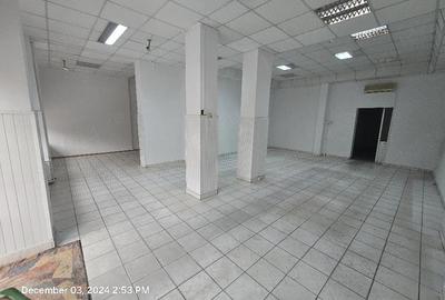 Spațiu comercial, de 120 mp, în Central - 7