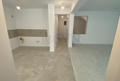 REA1025234 Apartament 4 camere tip vila si curte proprie metrou Crangasi - 2