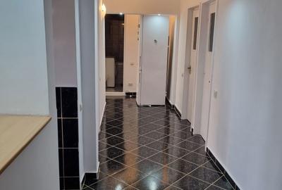 Apartament cu 3 camere decomandat în Rahova - 2