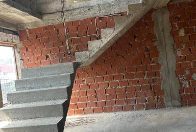 Vand casa cu etaj in comuna pietroasele ,Buzau - 8