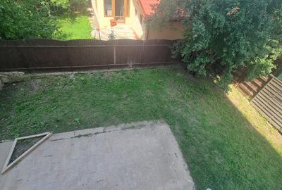 Apartament cu 3 camere semidecomandat, mobilat în Iancu Nicolae