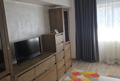 Apartament cu 3 camere decomandat în Central - 1