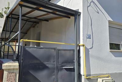 Casă cu 4 camere cu Teren 120 Mp în Titulescu - 1