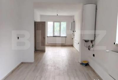 Casă cu 7 camere cu Teren 1388 Mp în Central - 7