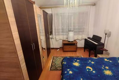 Apartament cu 2 camere decomandat în Micro 6 - 7
