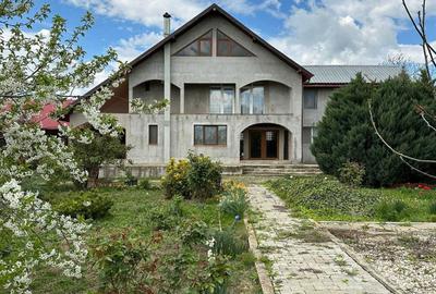 Casă cu 4 camere în Valter Mărăcineanu - 1