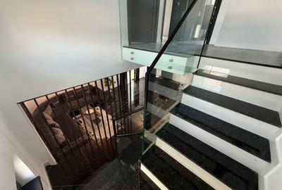 Vila de vanzare cu design deosebit in cartierul Bucium - 14