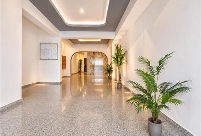 Apartament cu 3 camere decomandat în Tractorul - 14