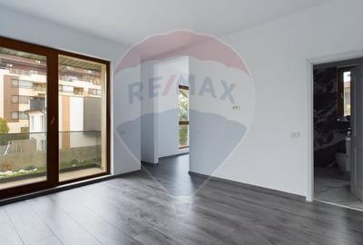 Casă cu 5 camere cu Teren 1000 Mp în Ostratu - 12