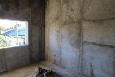 Casă cu 3 camere cu Teren 276 Mp în Central - 12