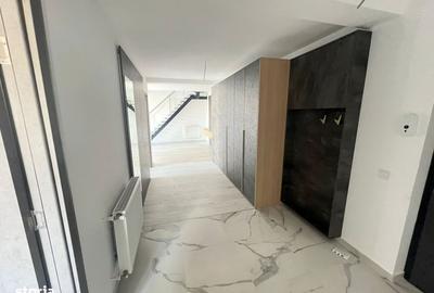 Apartament cu 4 camere decomandat în Central - 12
