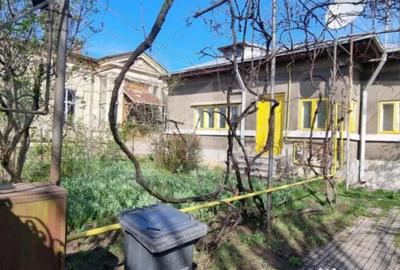 Casă cu 5 camere cu Teren 780 Mp în Democrației - 2