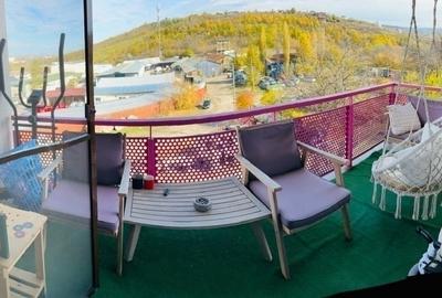 Apartament cu 2 camere semidecomandat, mobilat în Bucium