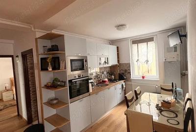 Apartament cu 2 camere decomandat, mobilat în Tractorul - 3
