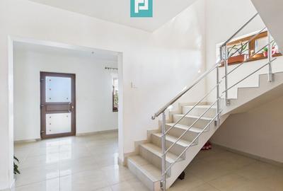 Casă cu 5 camere cu Teren 800 Mp în Zimandcuz - 16