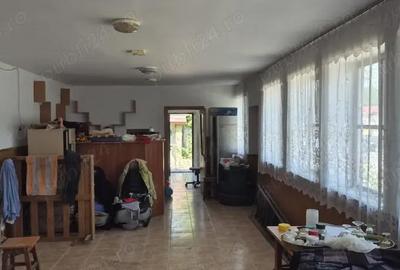 Casă cu 4 camere în Crângu - 10